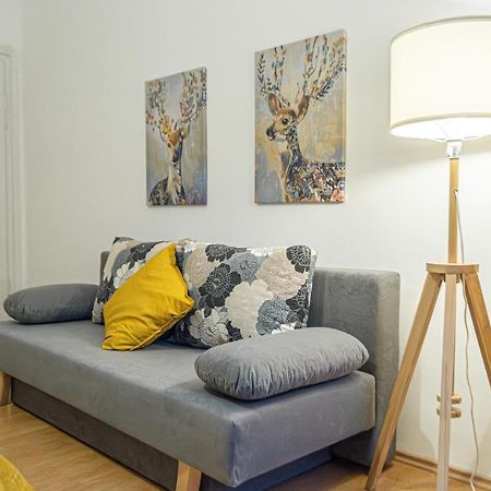 וינה Economy 1Br Apartment Well Connected To The Whole City מראה חיצוני תמונה
