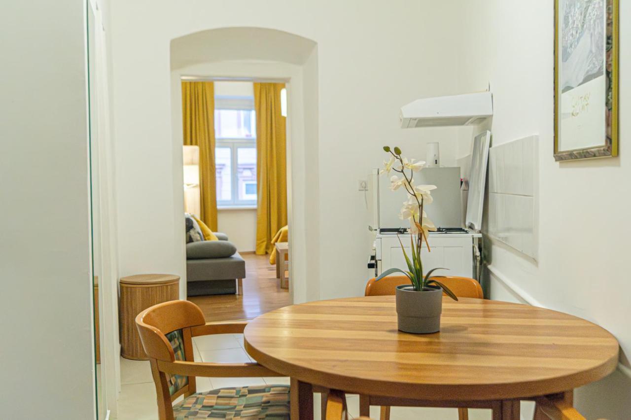 וינה Economy 1Br Apartment Well Connected To The Whole City מראה חיצוני תמונה